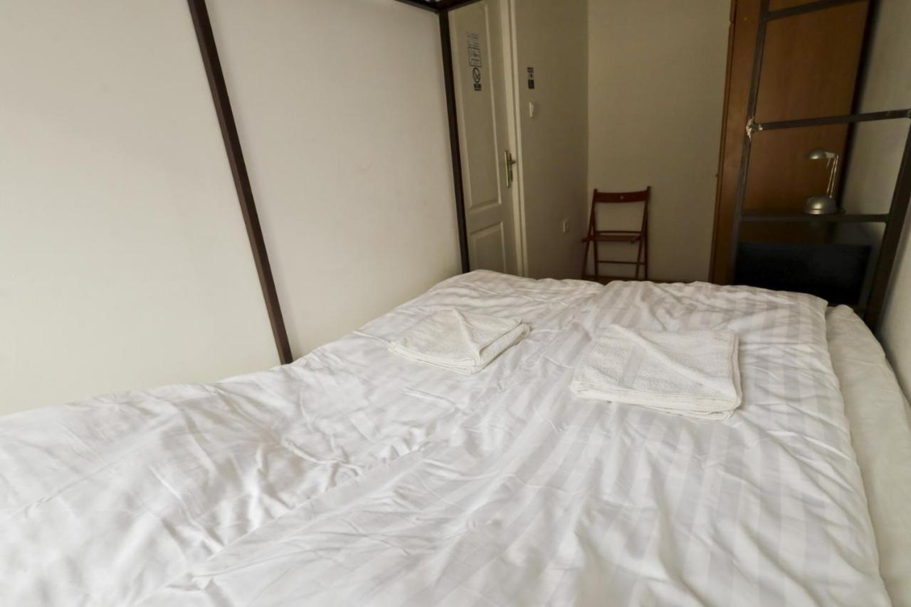 Center Apartment 5 Private Room For 19 People 布达佩斯 外观 照片